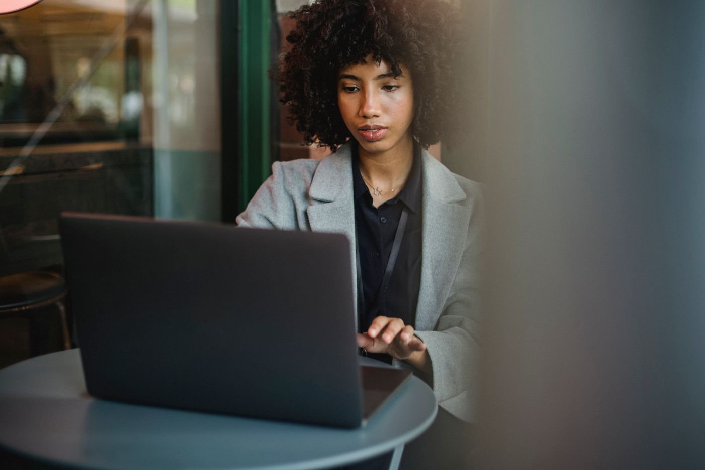 Marketing virtual assistant collaborating with a business owner on digital strategy
